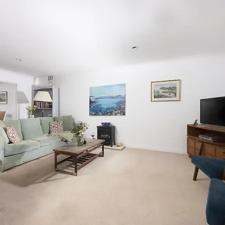 3 Menague * Padstow